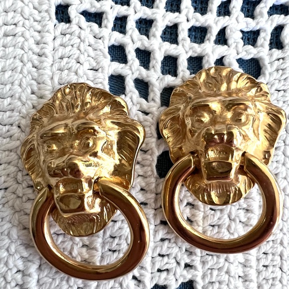 1990s Kenneth Jay Lane Lion Door Knocker Earrings 22KT gold plated - Picture 3 of 9
